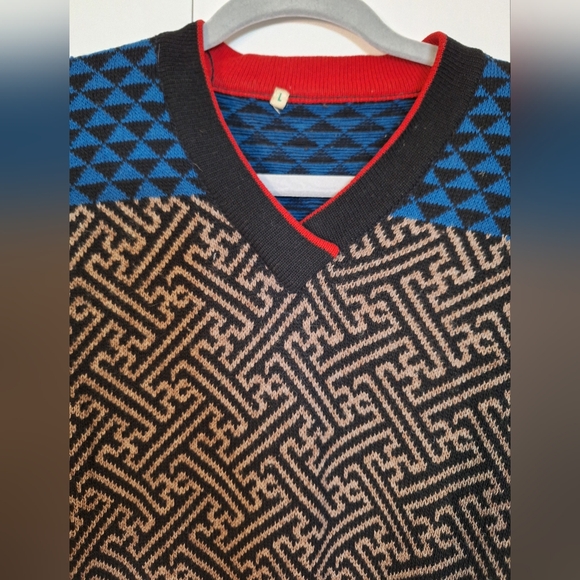 Vintage Sweater - Picture 2 of 5